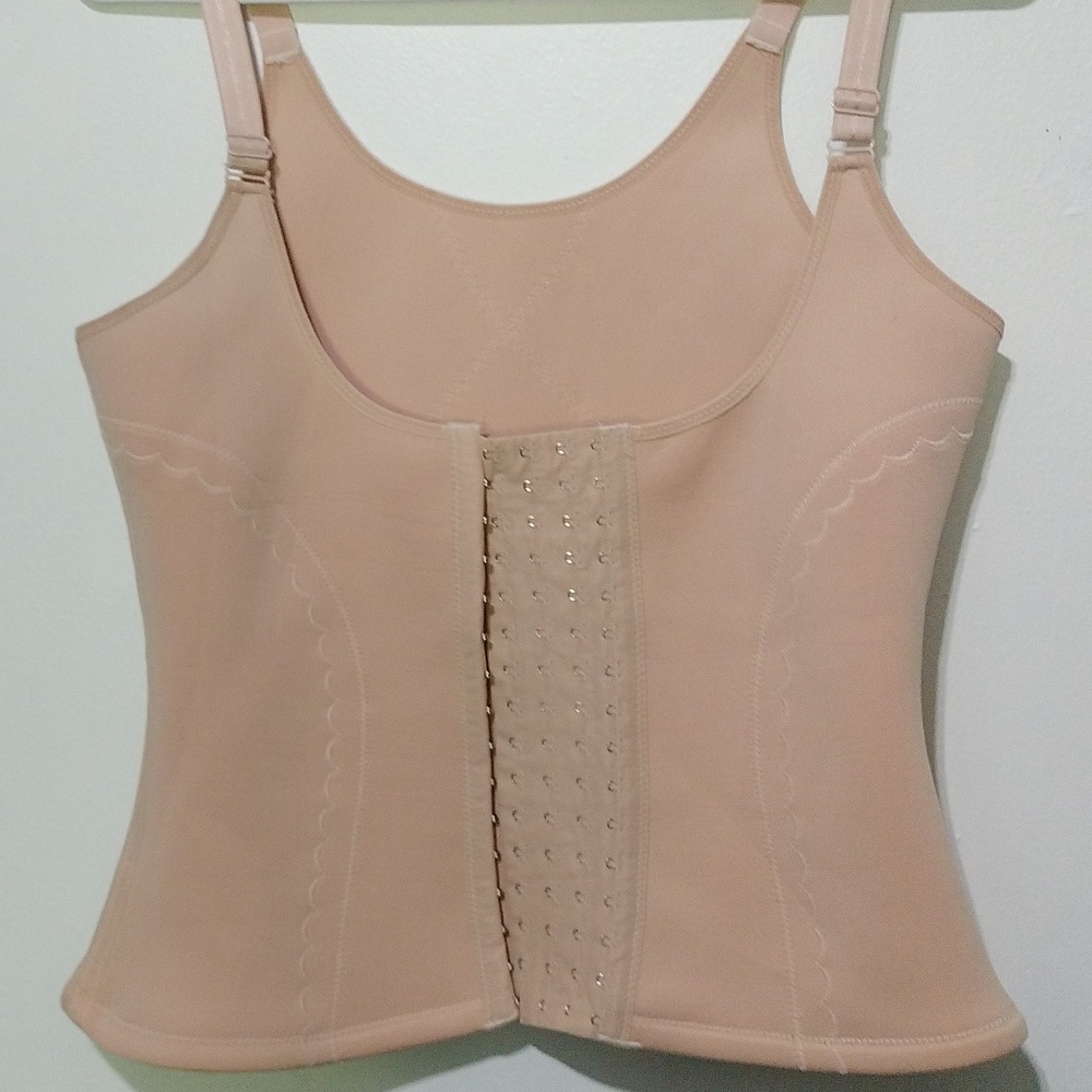 Unique Lingerie shapewear top size XXL